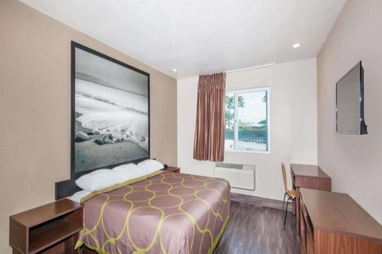 Super 8 By Wyndham San Diego/Imperial Beach Εξωτερικό φωτογραφία