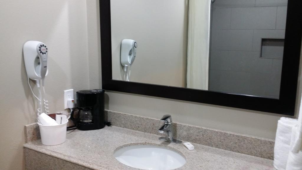 Super 8 By Wyndham San Diego/Imperial Beach Εξωτερικό φωτογραφία