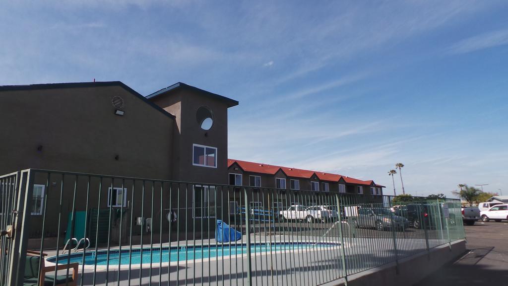 Super 8 By Wyndham San Diego/Imperial Beach Εξωτερικό φωτογραφία