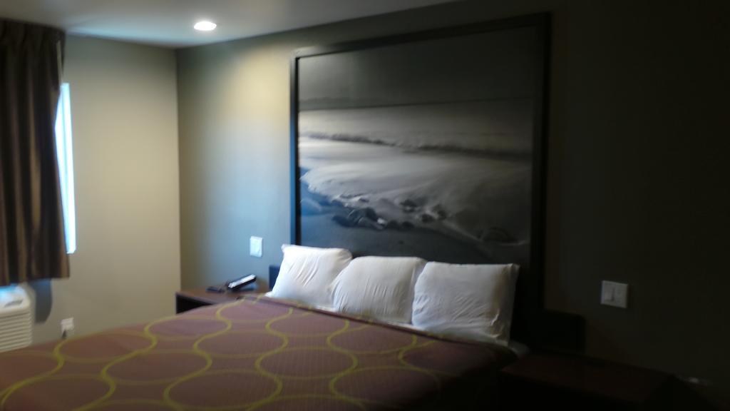 Super 8 By Wyndham San Diego/Imperial Beach Εξωτερικό φωτογραφία