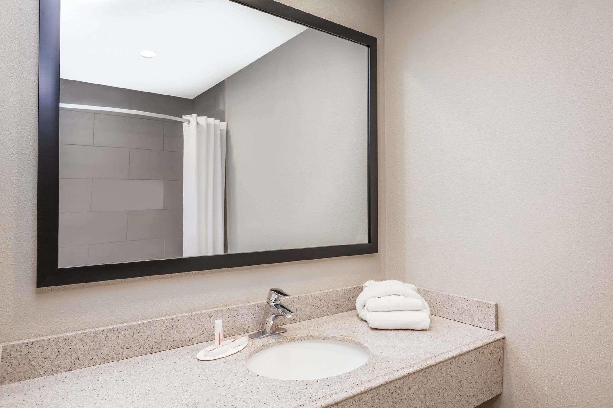 Super 8 By Wyndham San Diego/Imperial Beach Εξωτερικό φωτογραφία