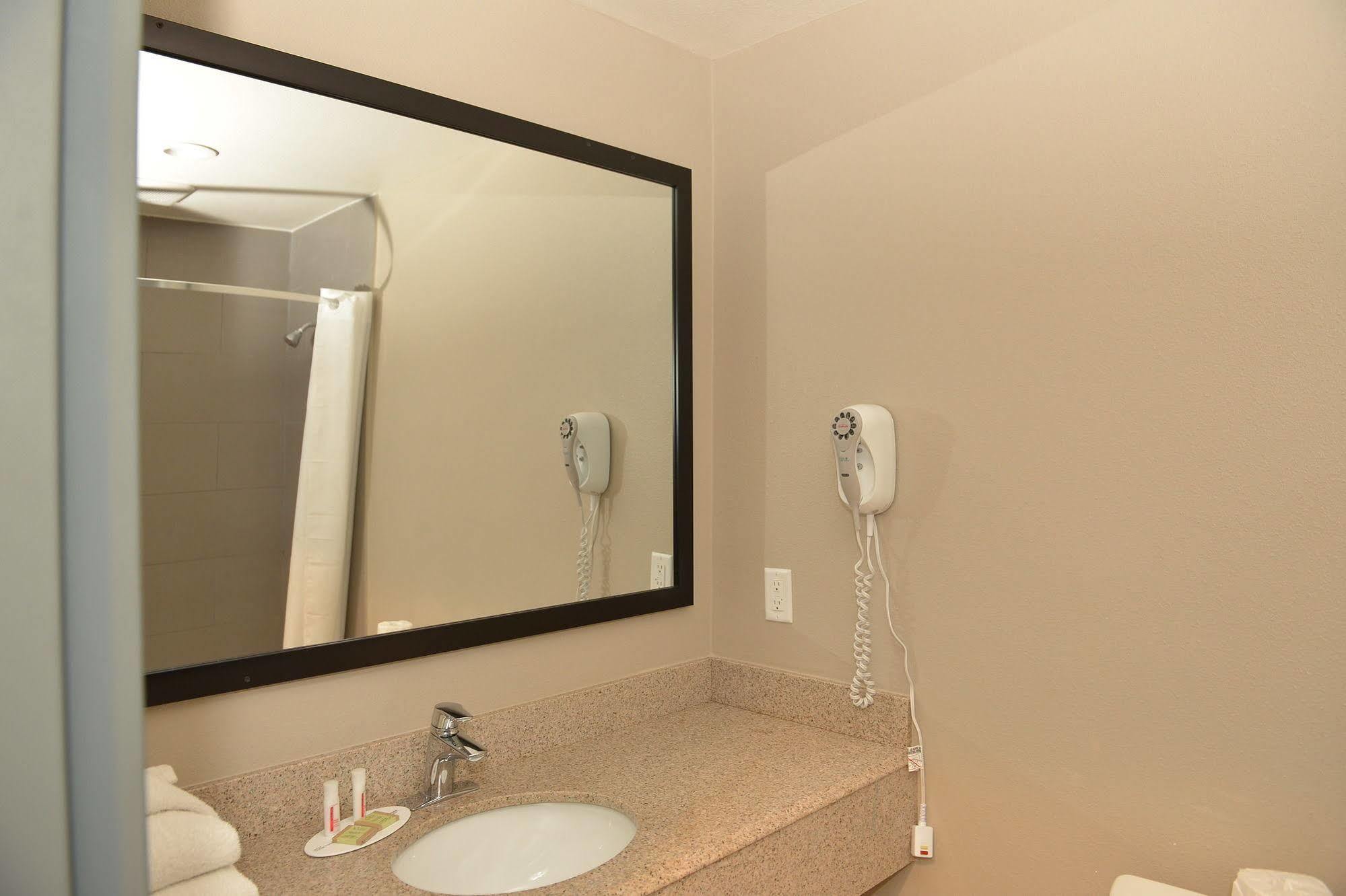 Super 8 By Wyndham San Diego/Imperial Beach Εξωτερικό φωτογραφία